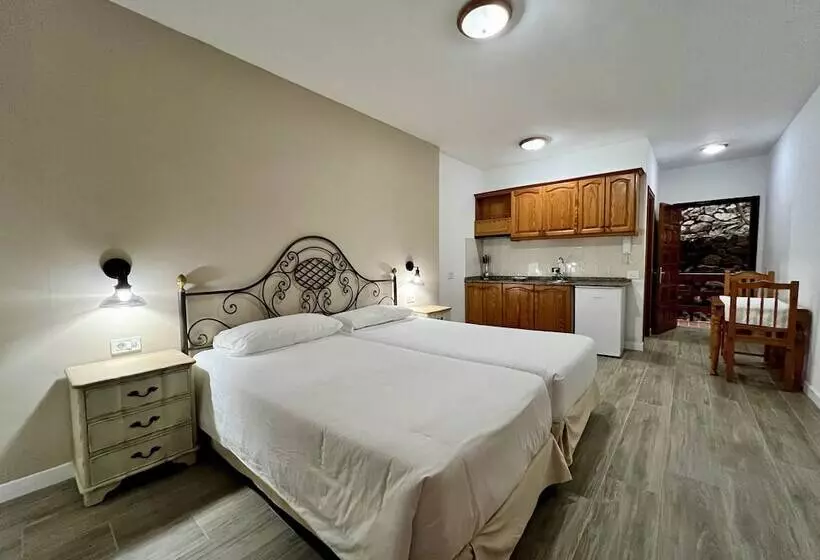 Apartamentos Frontera