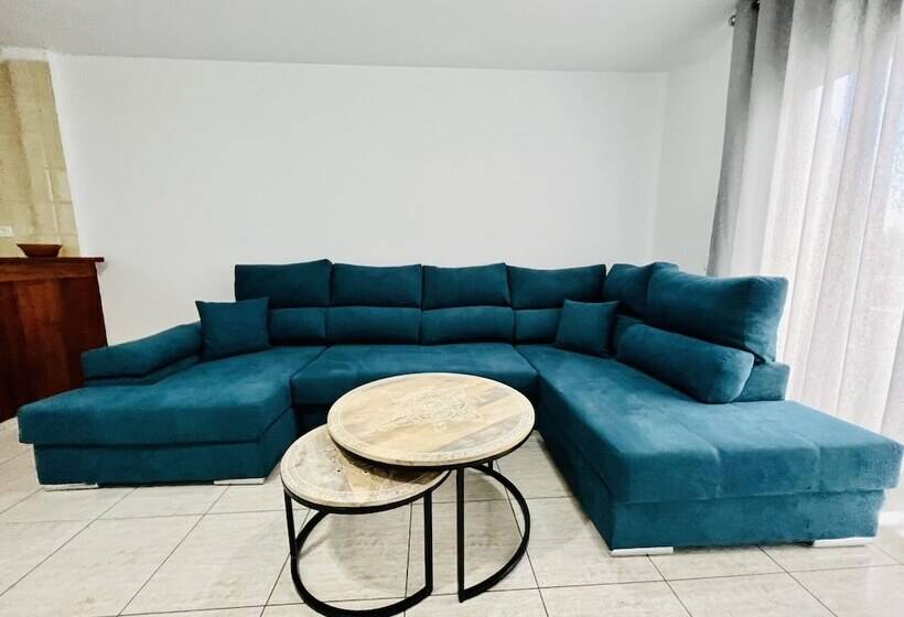 Apartamentos Frontera