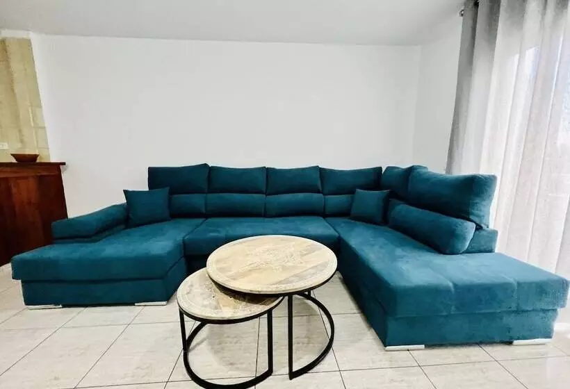 Apartamentos Frontera