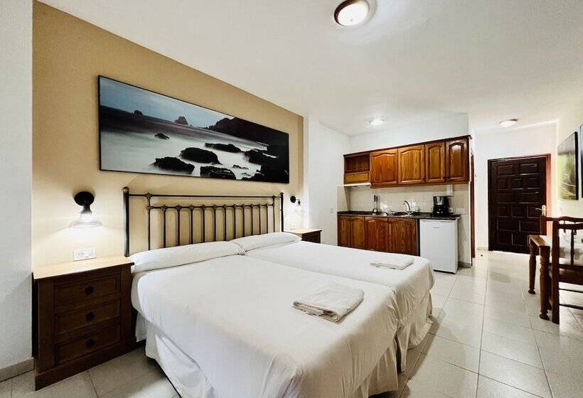 Apartamentos Frontera