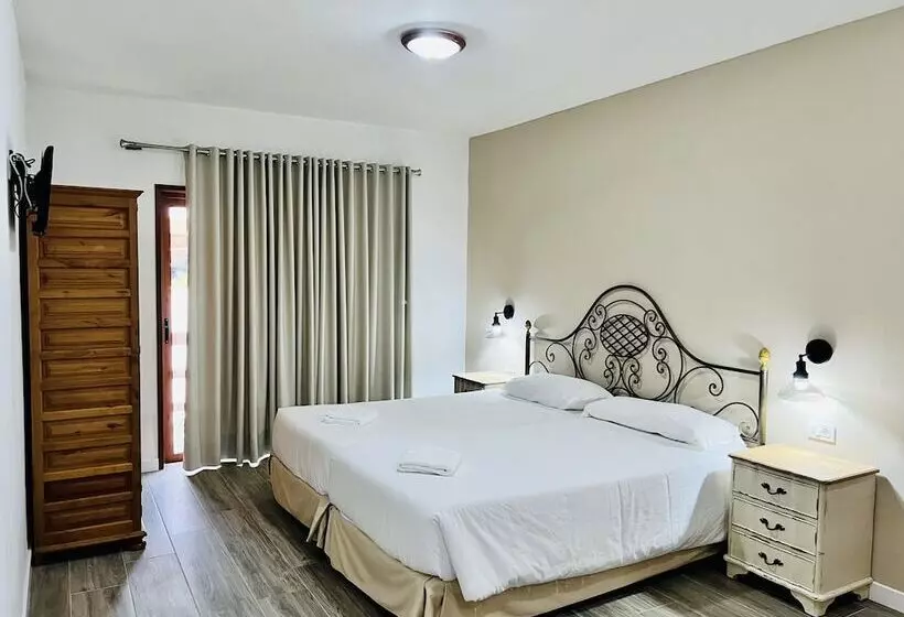 Apartamentos Frontera