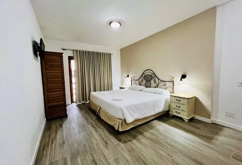 Apartamentos Frontera