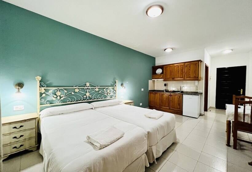 Apartamentos Frontera