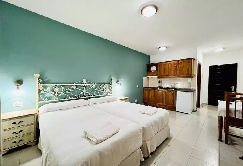 Apartamentos Frontera