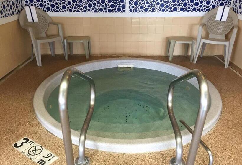 Holiday Inn Express Hotel & Suites Chicago Algonquin, An Ihg