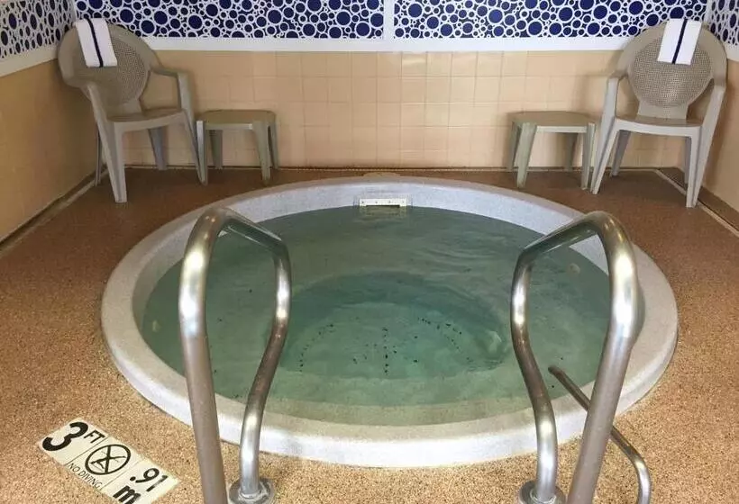 Holiday Inn Express Hotel & Suites Chicago Algonquin, An Ihg