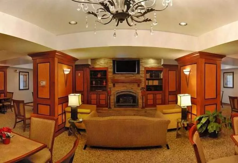 Отель Holiday Inn Express & Suites Danville, An Ihg