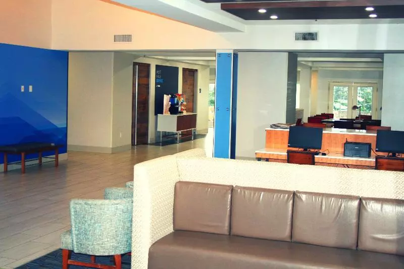 Holiday Inn Express Hotel & Suites Marina, An Ihg