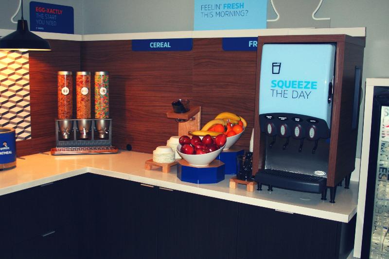 Holiday Inn Express Hotel & Suites Marina, An Ihg