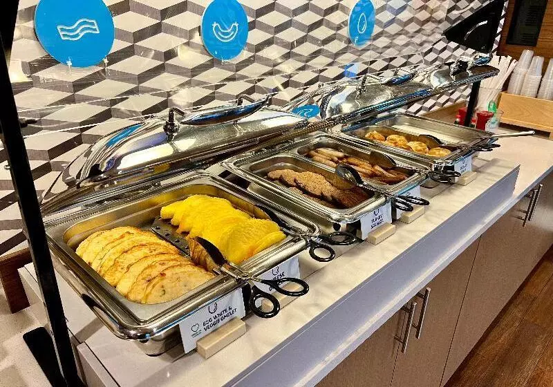 Holiday Inn Express Hotel & Suites Tampa Oldsmar, An Ihg