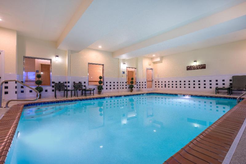 Holiday Inn Express Hotel & Suites Woodbridge, An Ihg