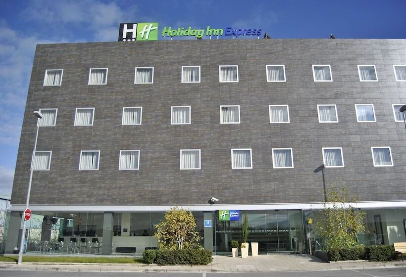 Hotel Holiday Inn Express Pamplona, An Ihg