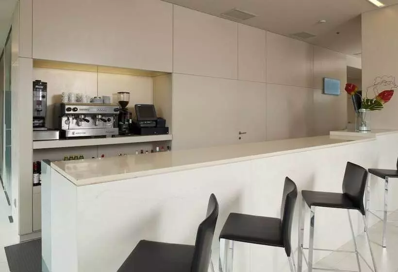 Отель Holiday Inn Express Pamplona, An Ihg