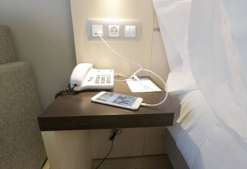 Hotel Holiday Inn Express Pamplona, An Ihg