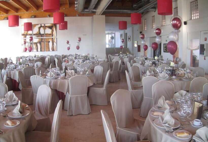 Отель Isla De La Garena