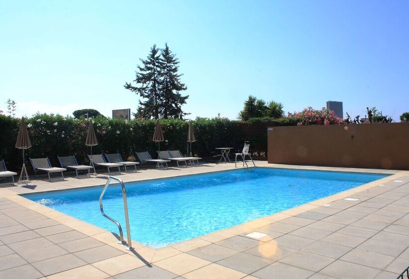 בית מלון כפרי Des Victoires   Restaurant