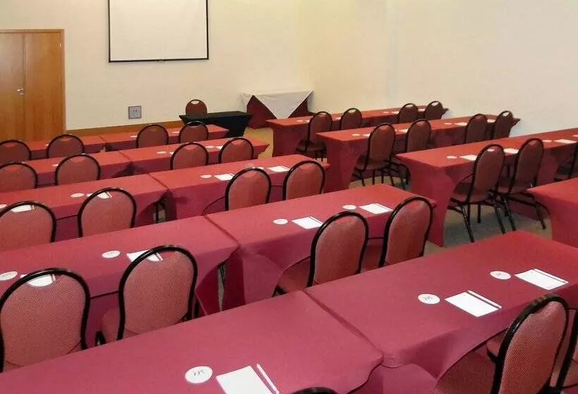 Отель Mercure Sao Jose Dos Campos