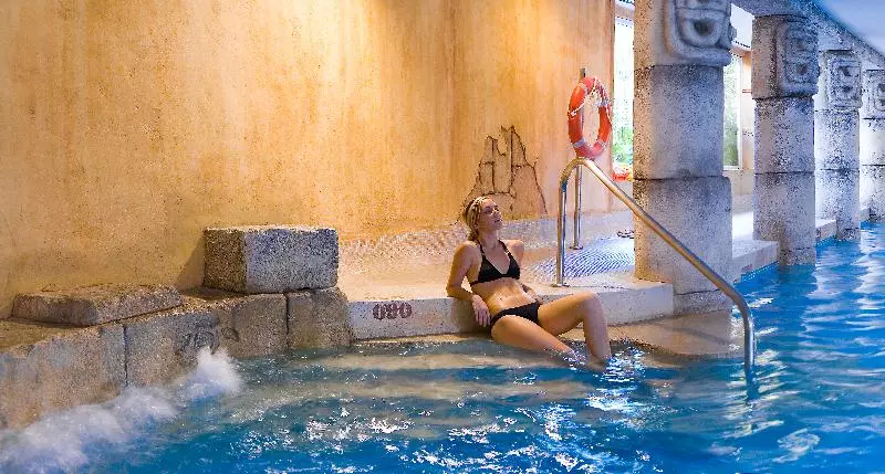 Отель Playazimbali