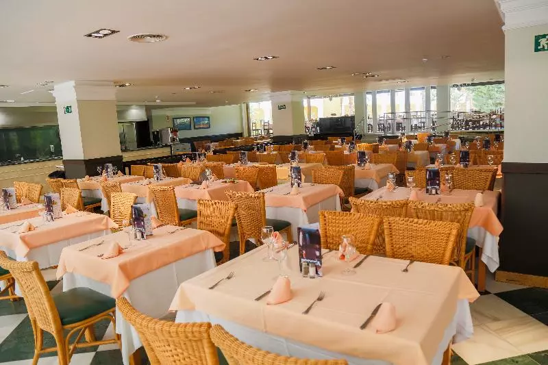 Отель Playazimbali