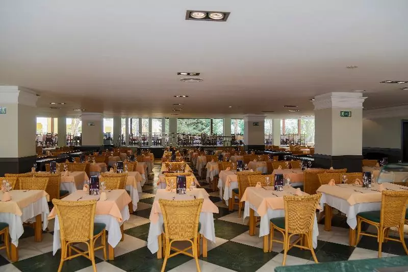 Отель Playazimbali