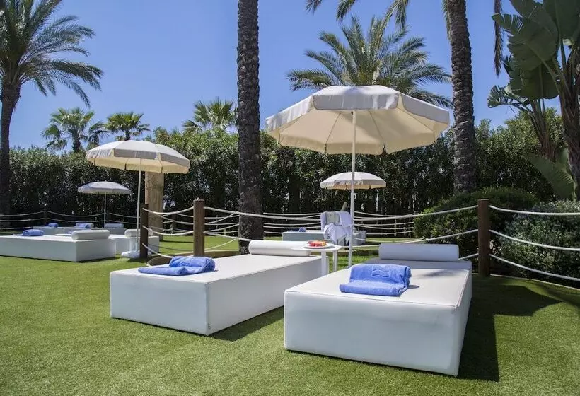 Отель Playazimbali