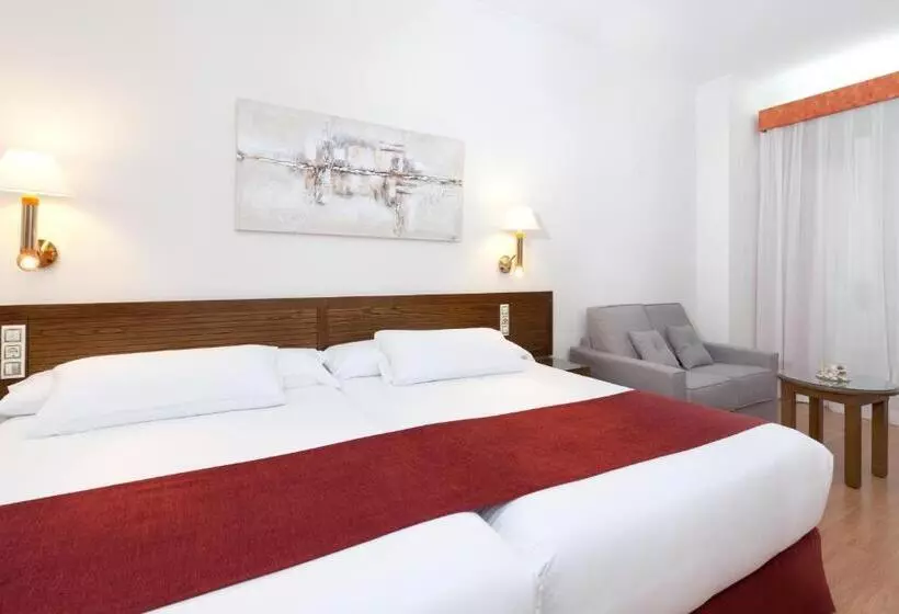 Отель Senator Cádiz