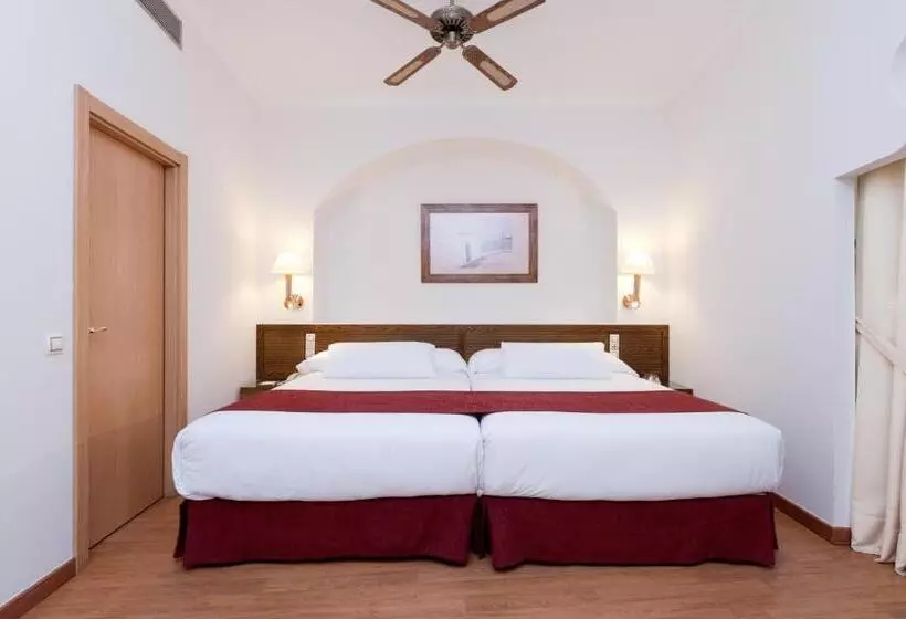 Отель Senator Cádiz