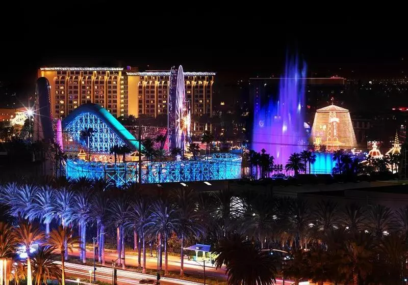 Sheraton Park Hotel At The Anaheim Resort