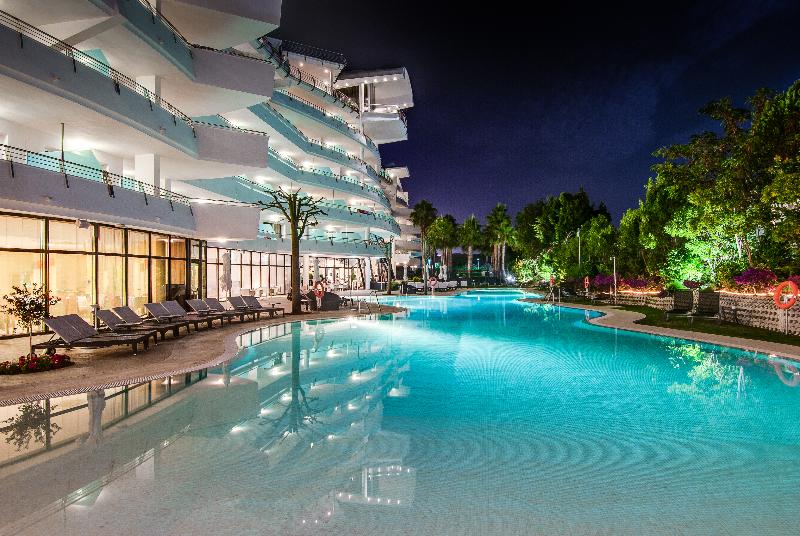 Отель Senator Banús