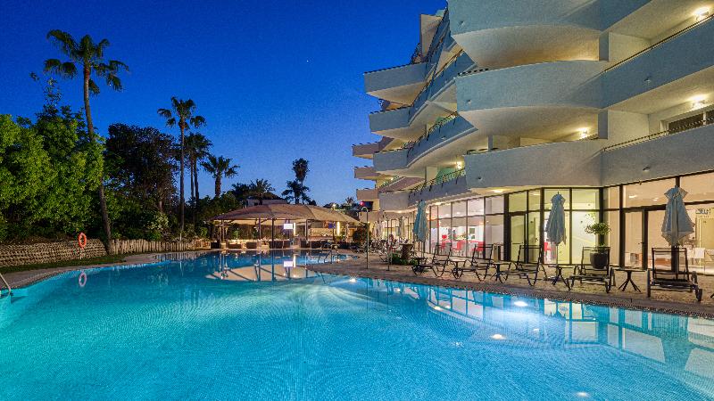 Отель Senator Banús