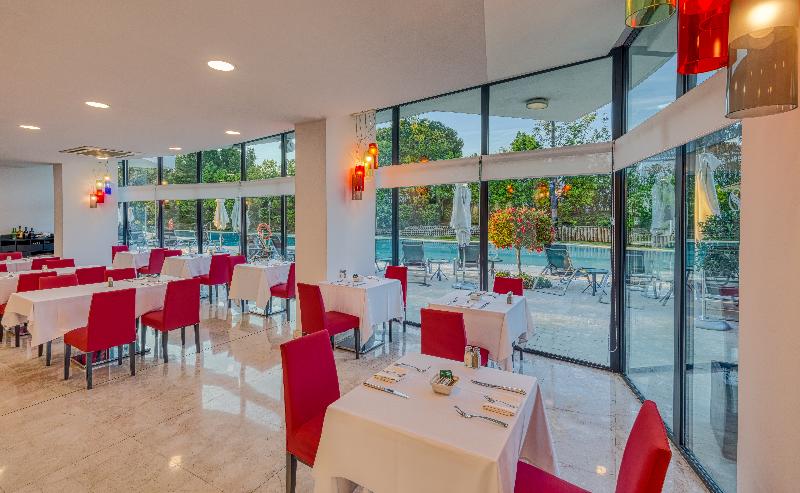 Отель Senator Banús