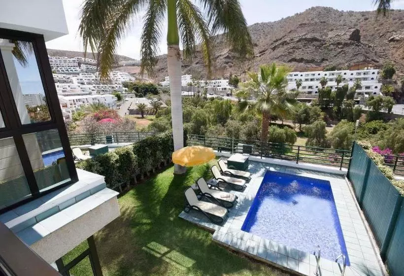 Sunshine Beach Villas