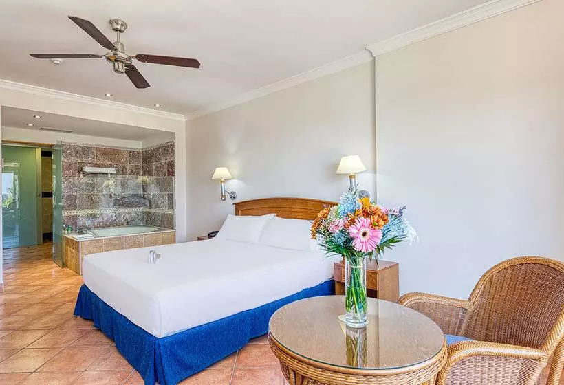 Отель Playazimbali