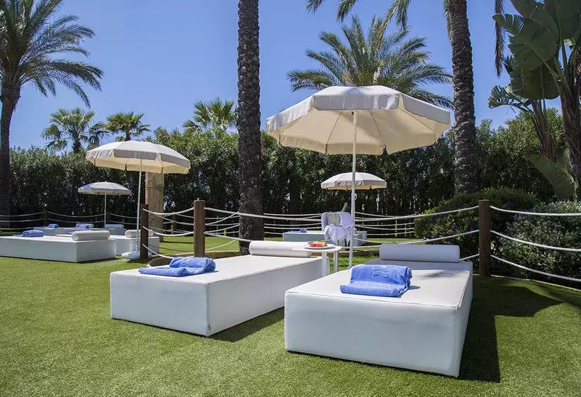 Отель Playazimbali