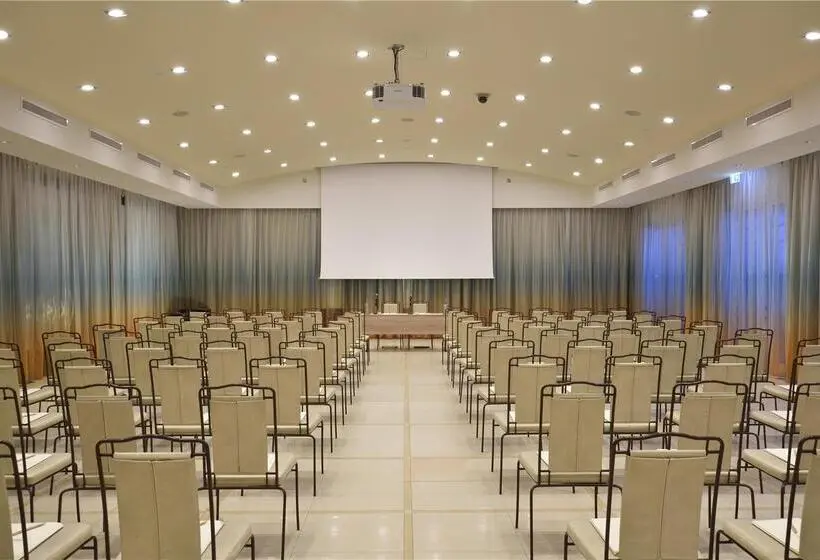 Grand Hotel Savoia Genova, Curio Collection by Hilton