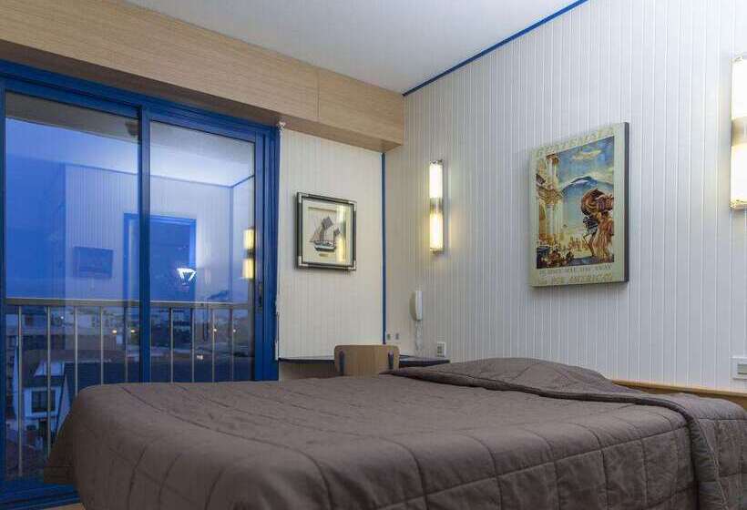 هتل Arcantis Le Voltaire