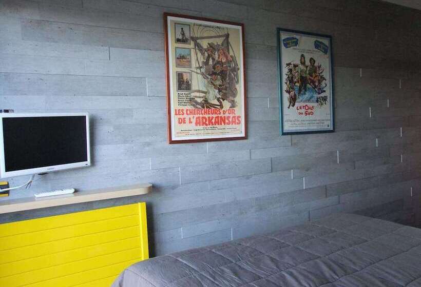 هتل Arcantis Le Voltaire