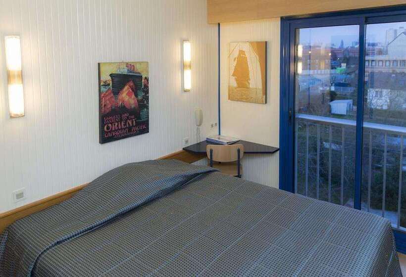 هتل Arcantis Le Voltaire