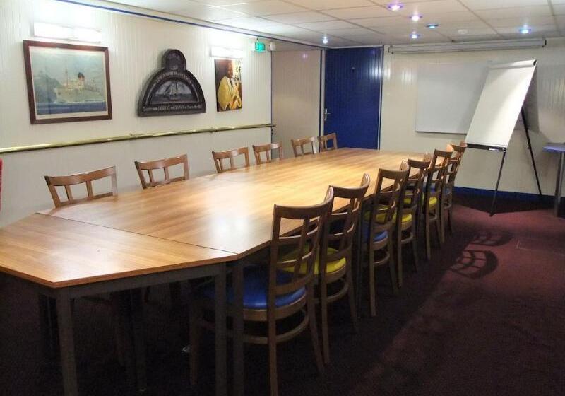 هتل Arcantis Le Voltaire