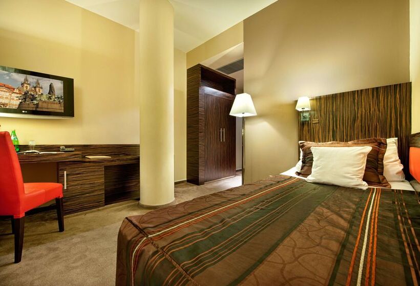 Ea Hotel Crystal Palace