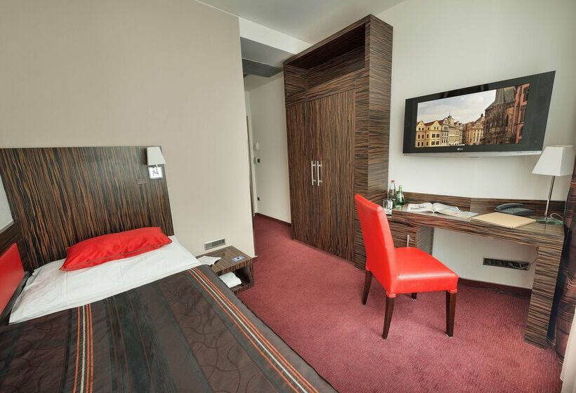 Ea Hotel Crystal Palace