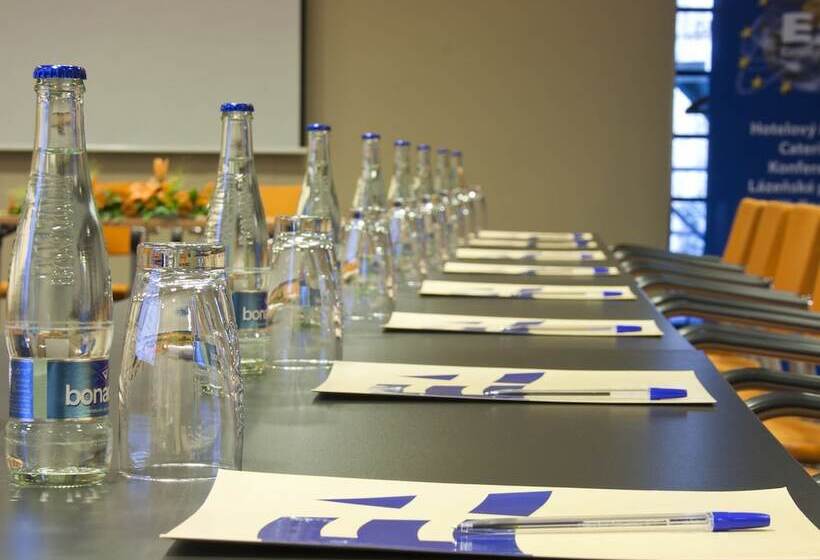 Ea Hotel Crystal Palace