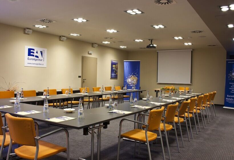 Ea Hotel Crystal Palace