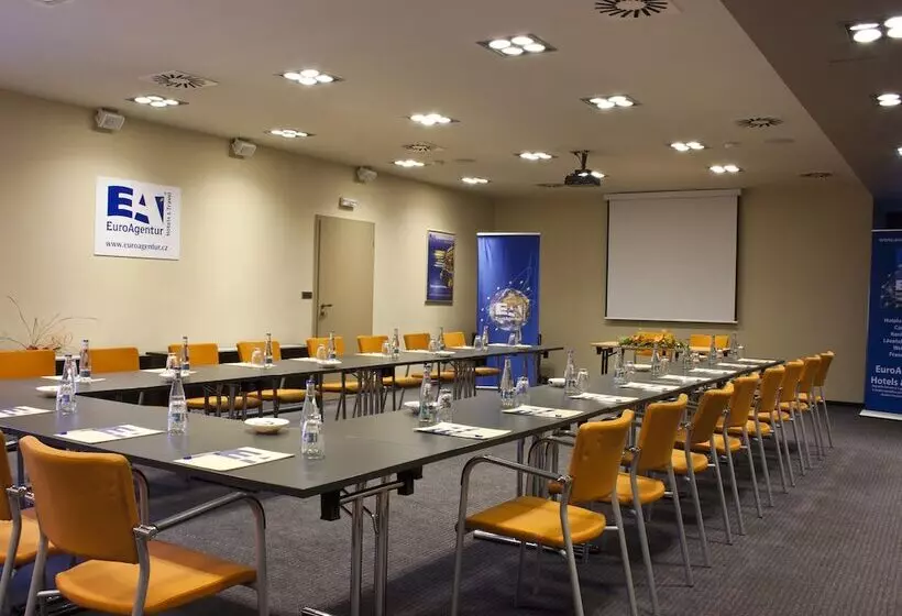 Ea Hotel Crystal Palace