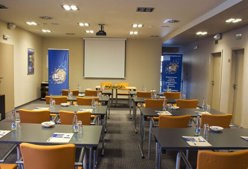 Ea Hotel Crystal Palace