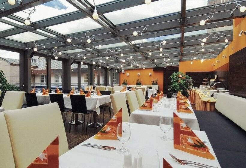 Ea Hotel Crystal Palace