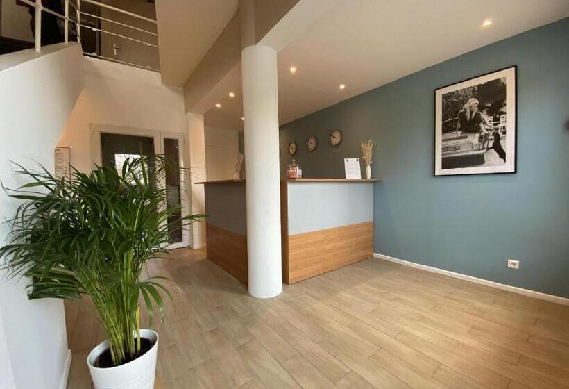 Отель Hôtel La Rotonde