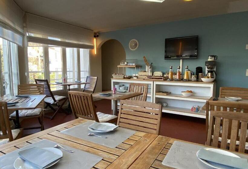 Отель Hôtel La Rotonde