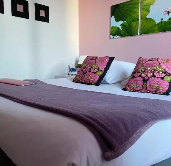 هتل Hôtel La Rotonde