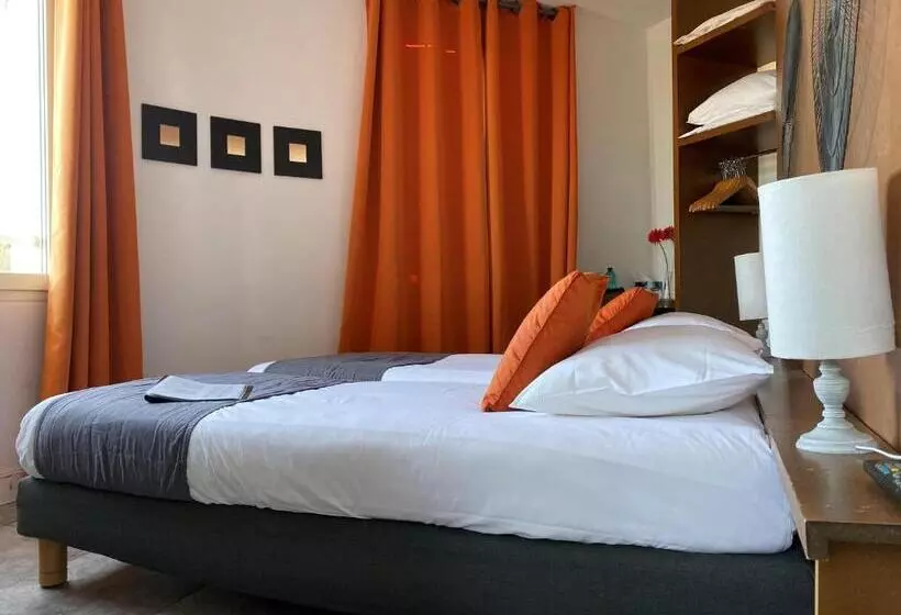 هتل Hôtel La Rotonde